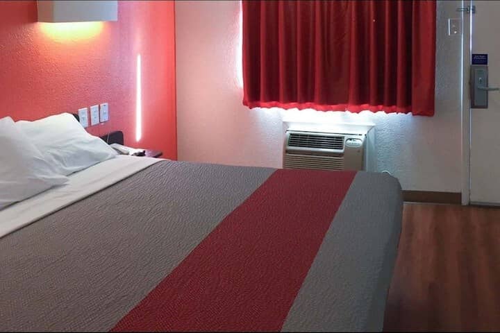 Room 3 of 45