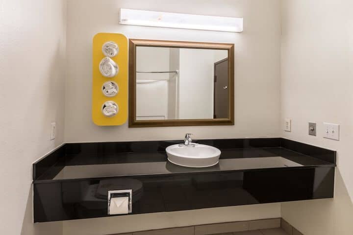 Bathroom amenities