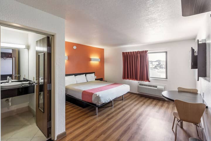 Room 26 of 45